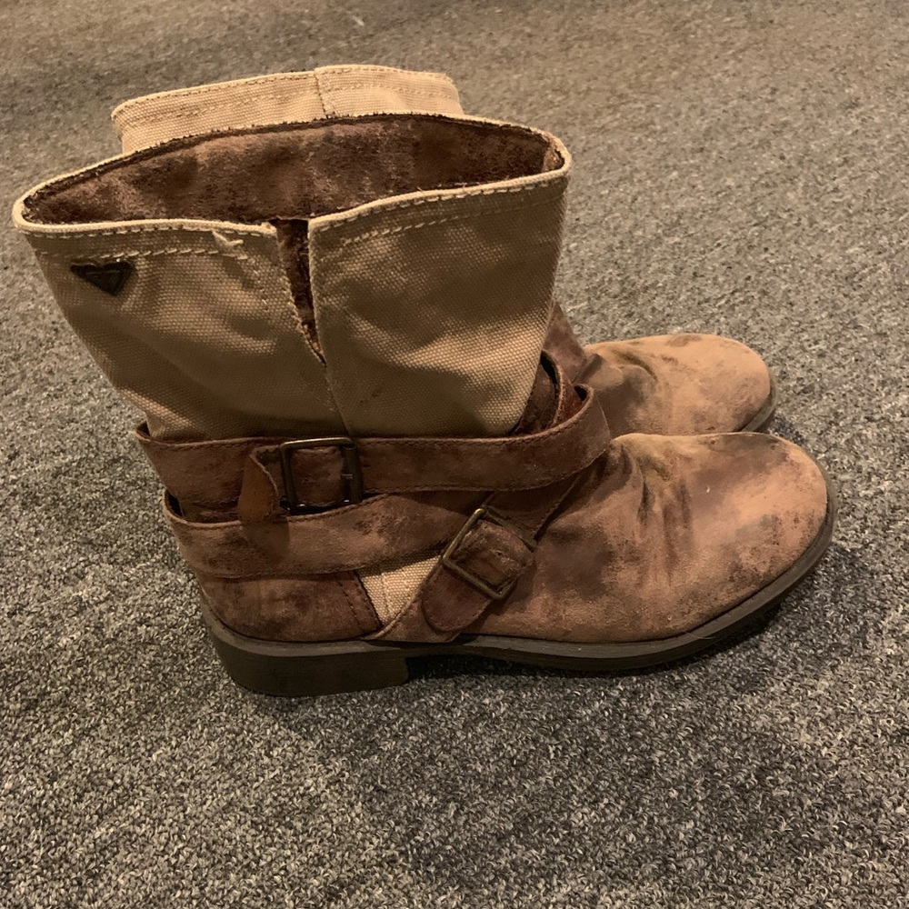 Roxy boots